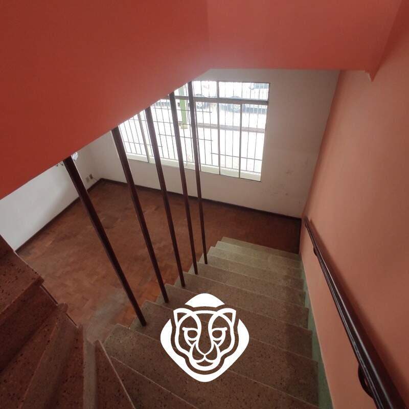 Escada para dormitórios