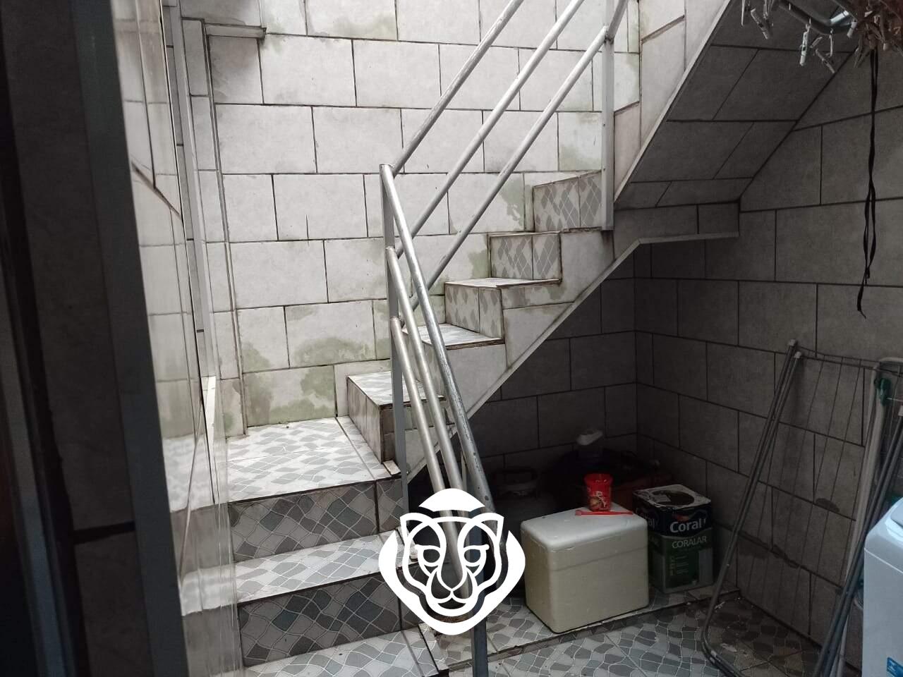 Escada para área superior