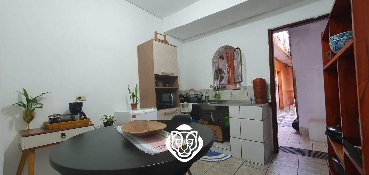 Casa fundos de baixo