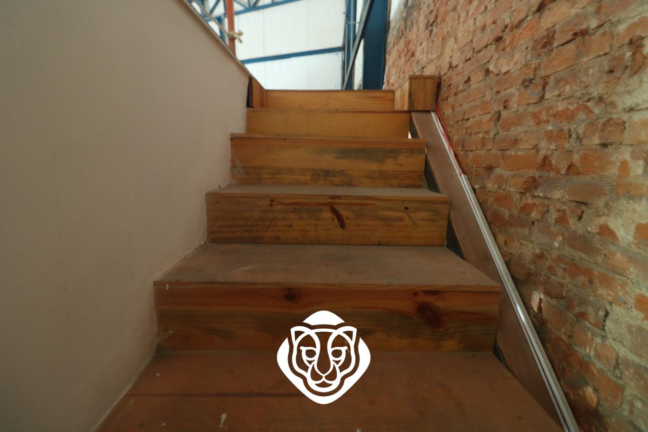 acesso para o mezanino