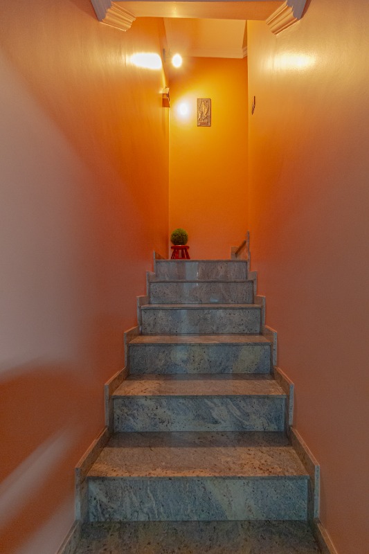 Escada de acesso interno