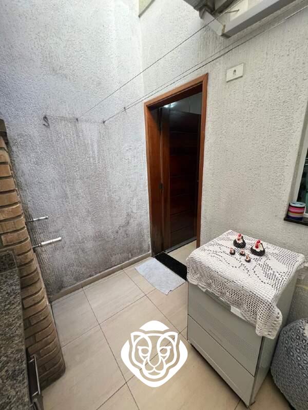 Área de serviço / churrasqueira 