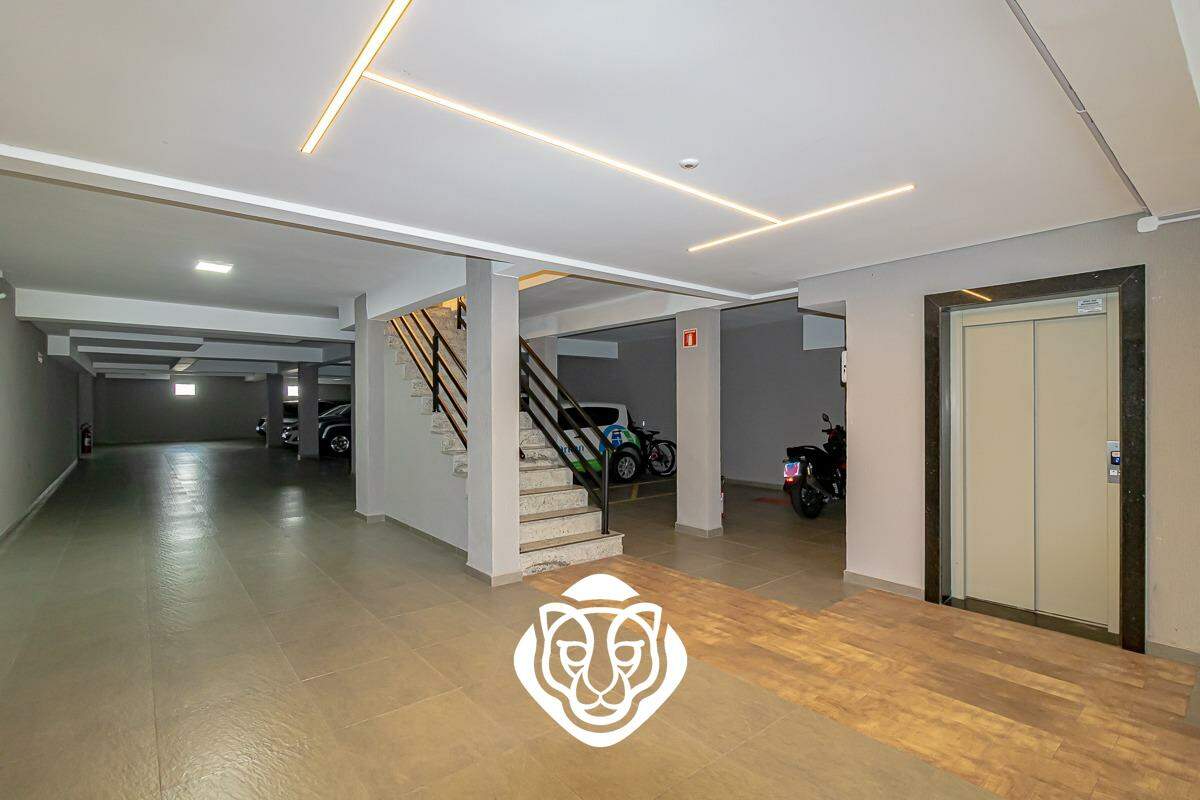 Acesso ao apartamento / Garagem