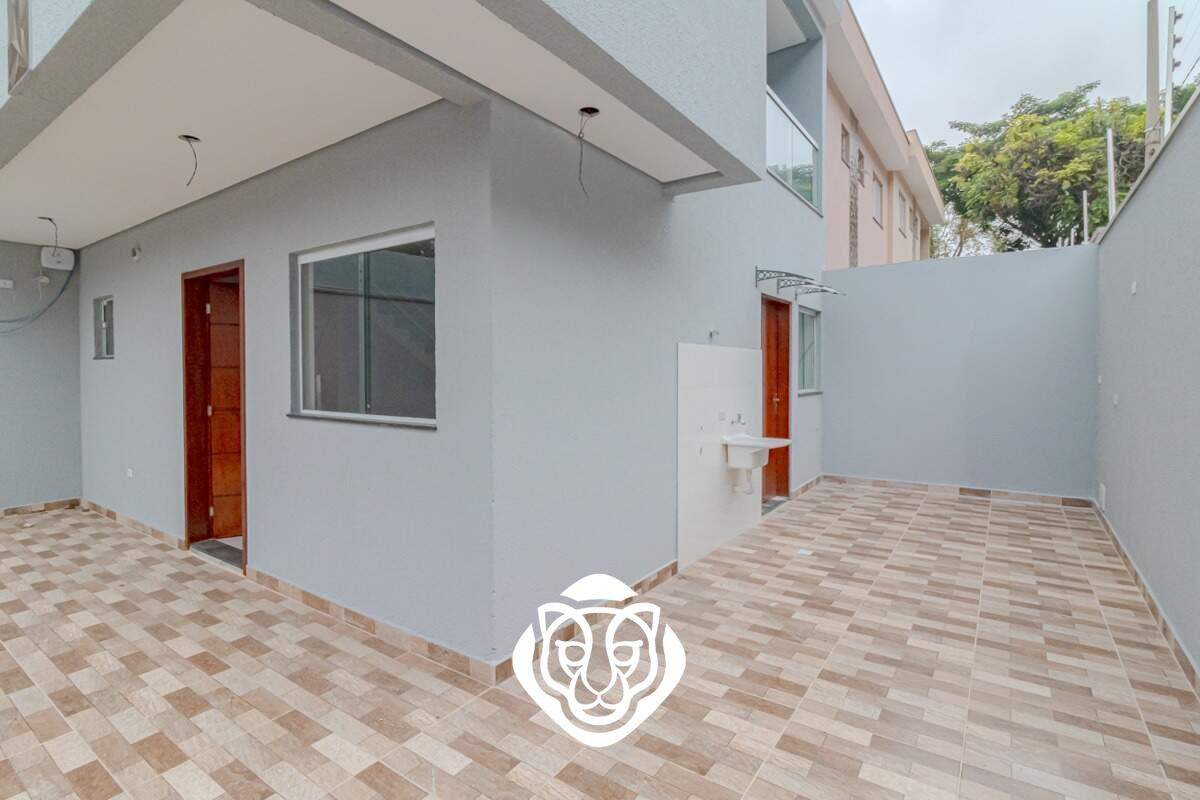 Área de serviço e garagem