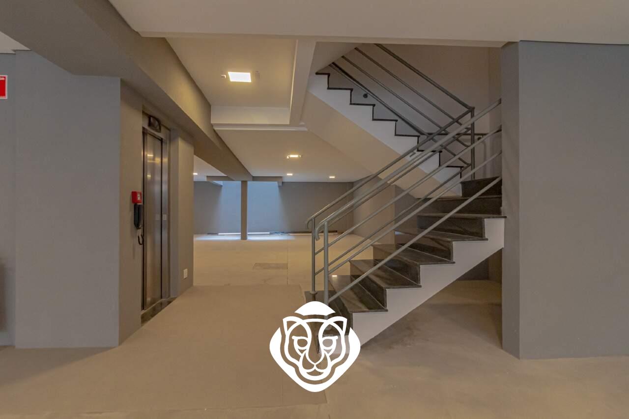 Elevador / Escada de acesso