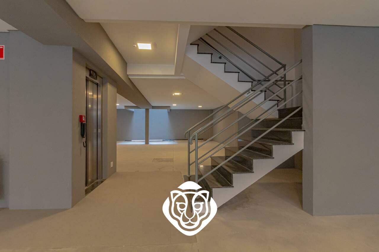 Elevador / Escada de acesso