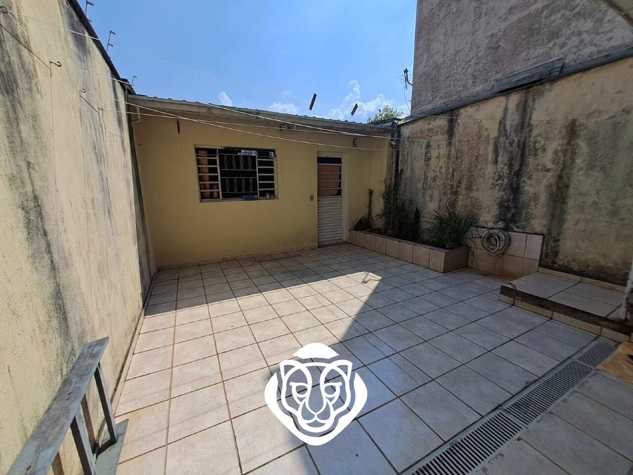 Fundos do imóvel