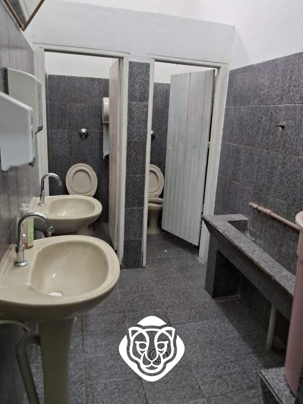 Banheiro Masculino Salão