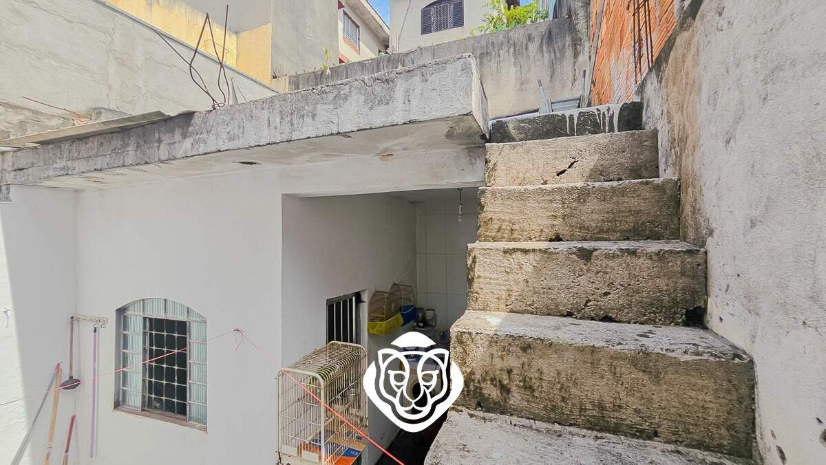 Acesso a varanda fundos 