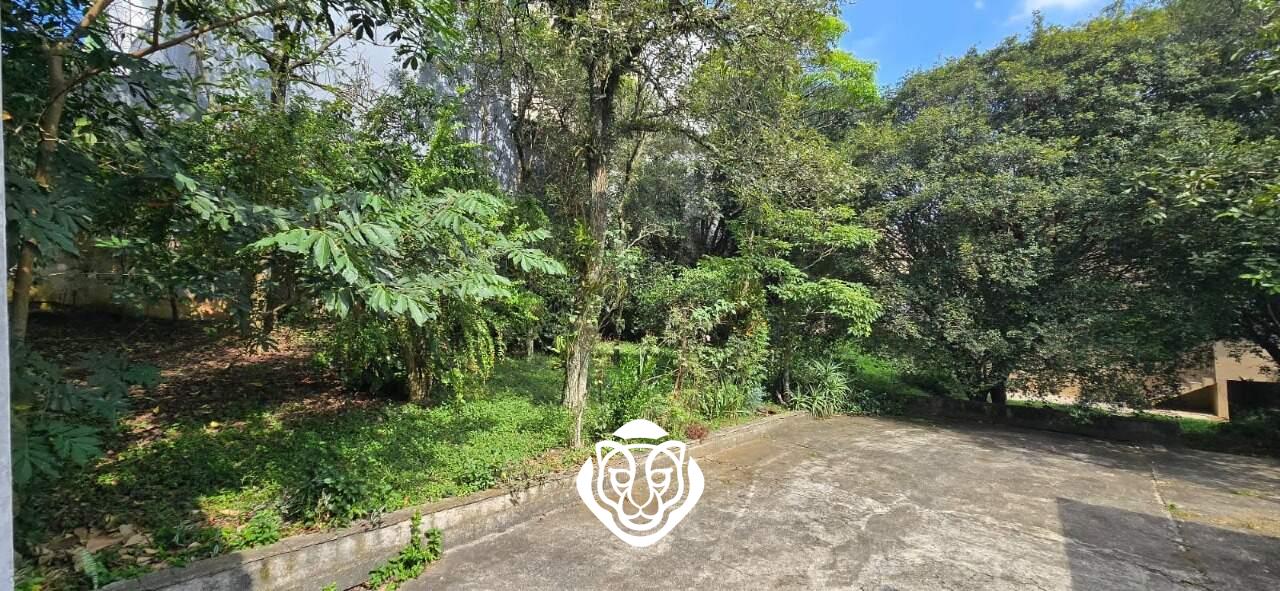 Interno - Garagem e área comum 