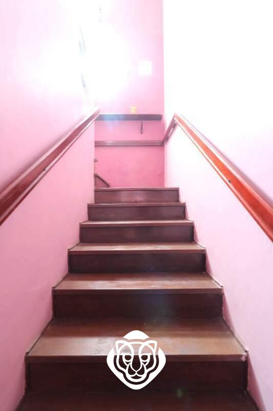 Acesso para piso superior 