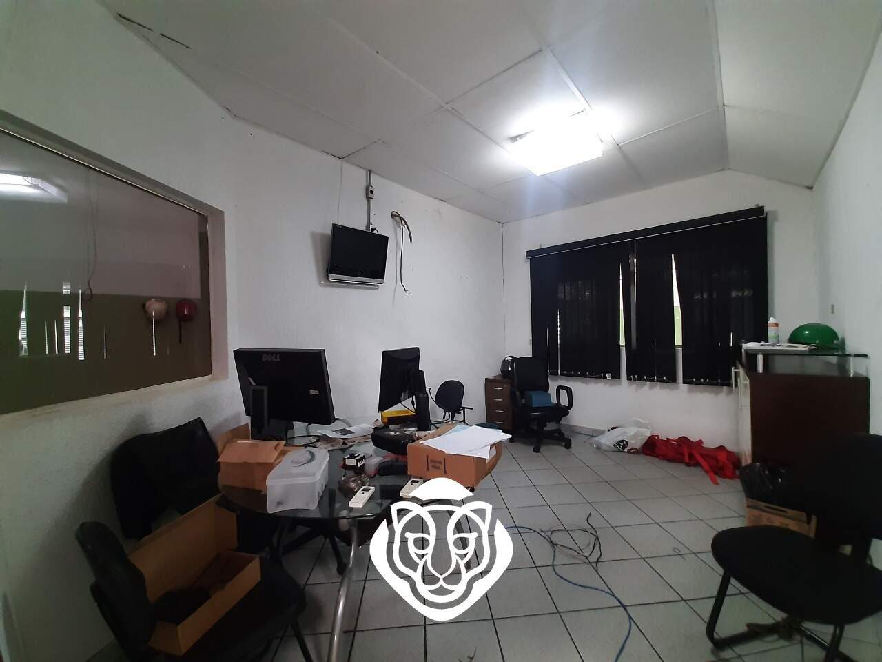 Sala I área interna galpão