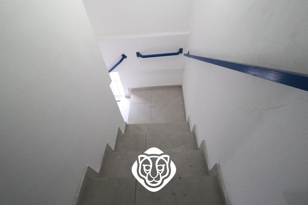 Acesso para o mezanino 