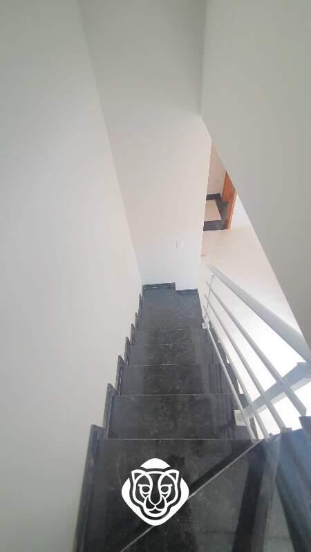 Escada de acesso a cobertura