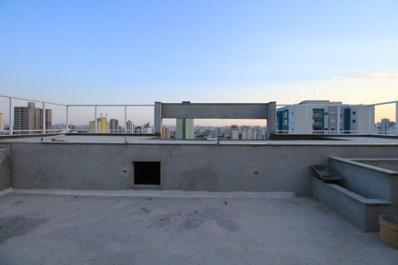Cobertura com piscina 