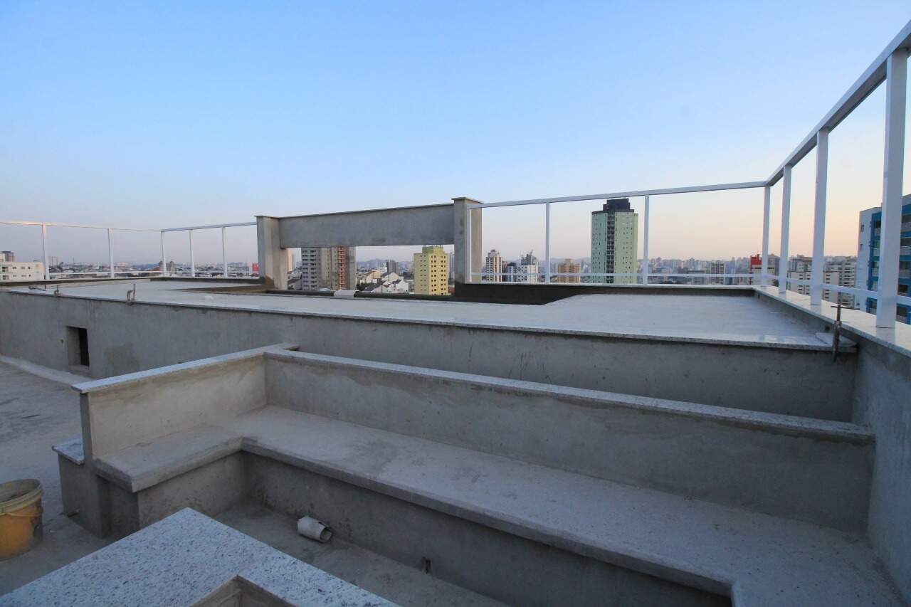 Cobertura com piscina 