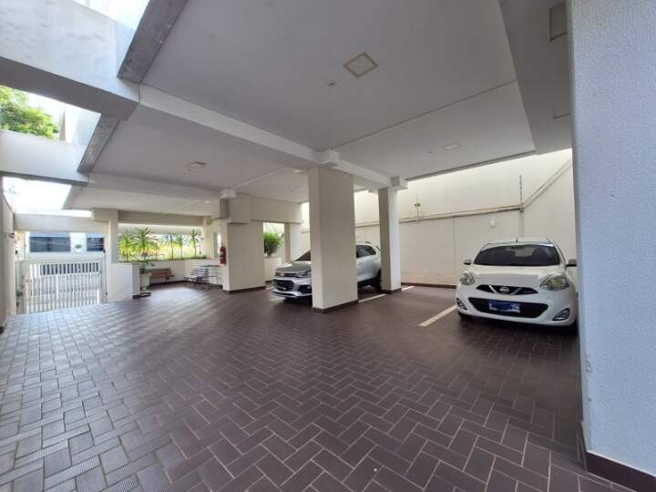 Garagem piso térreo