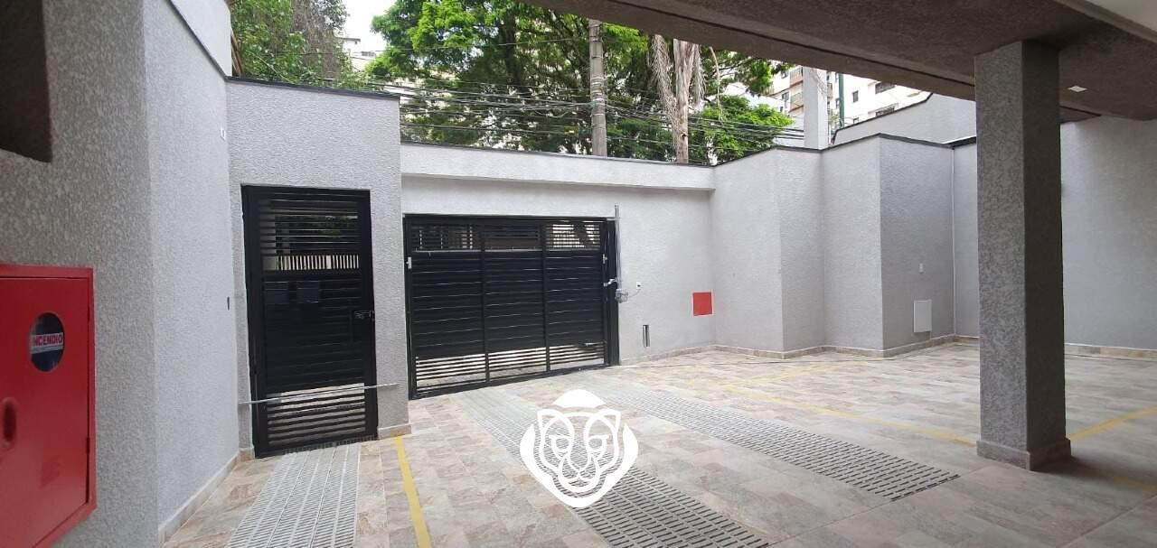 Entrada social e veículo 