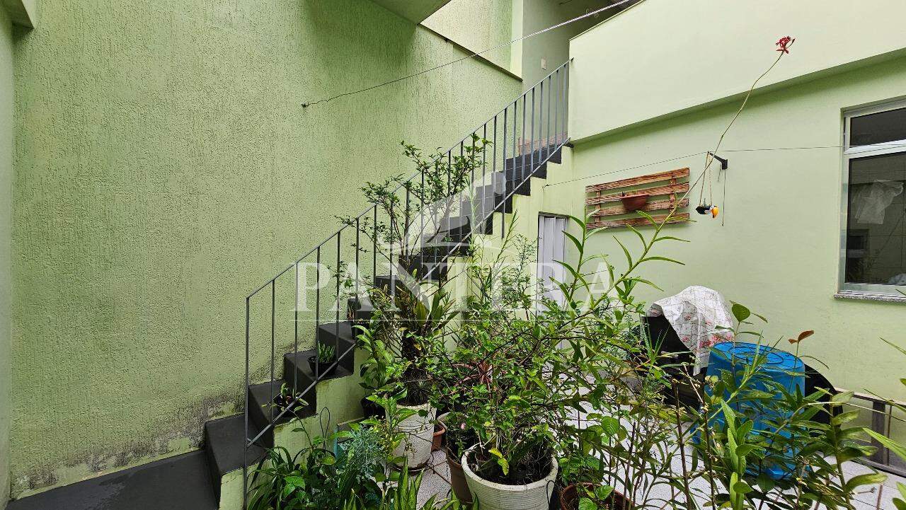Escada de acesso 