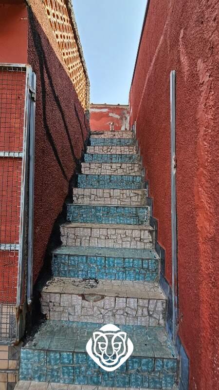 Escada de acesso / Área de serviço 