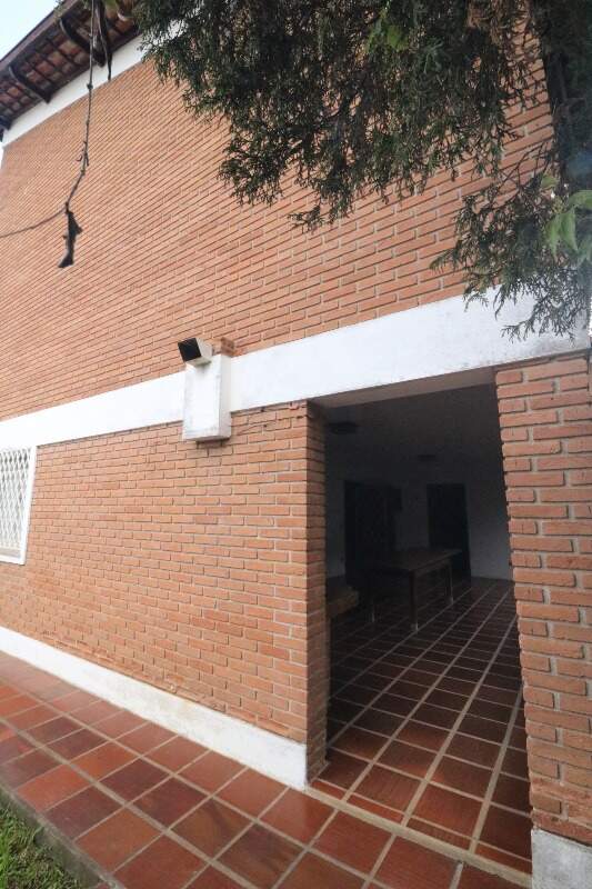 Entrada para área de churrasqueira