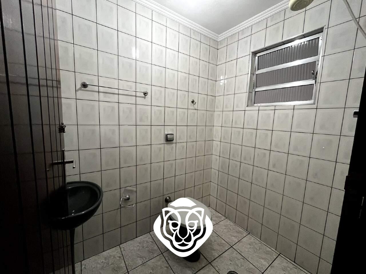 Banheiro da área de serviço