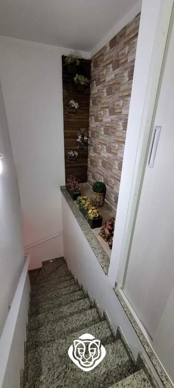 Escada acesso cobertura