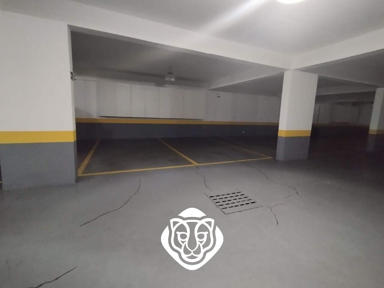Garagem com armários