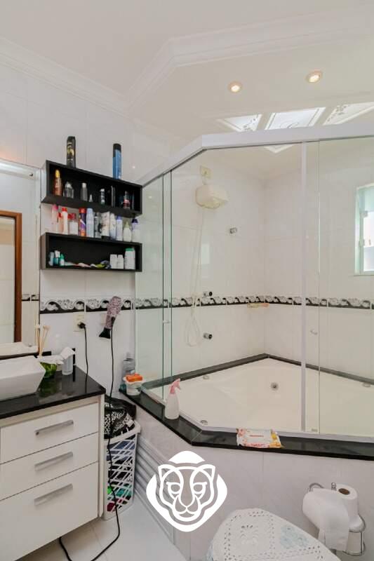   Casa II  Banheiro suíte III