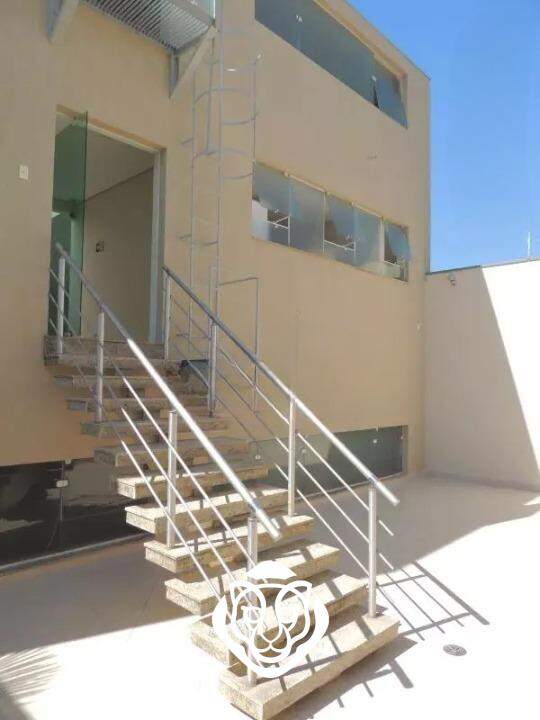 escadas acesso externa