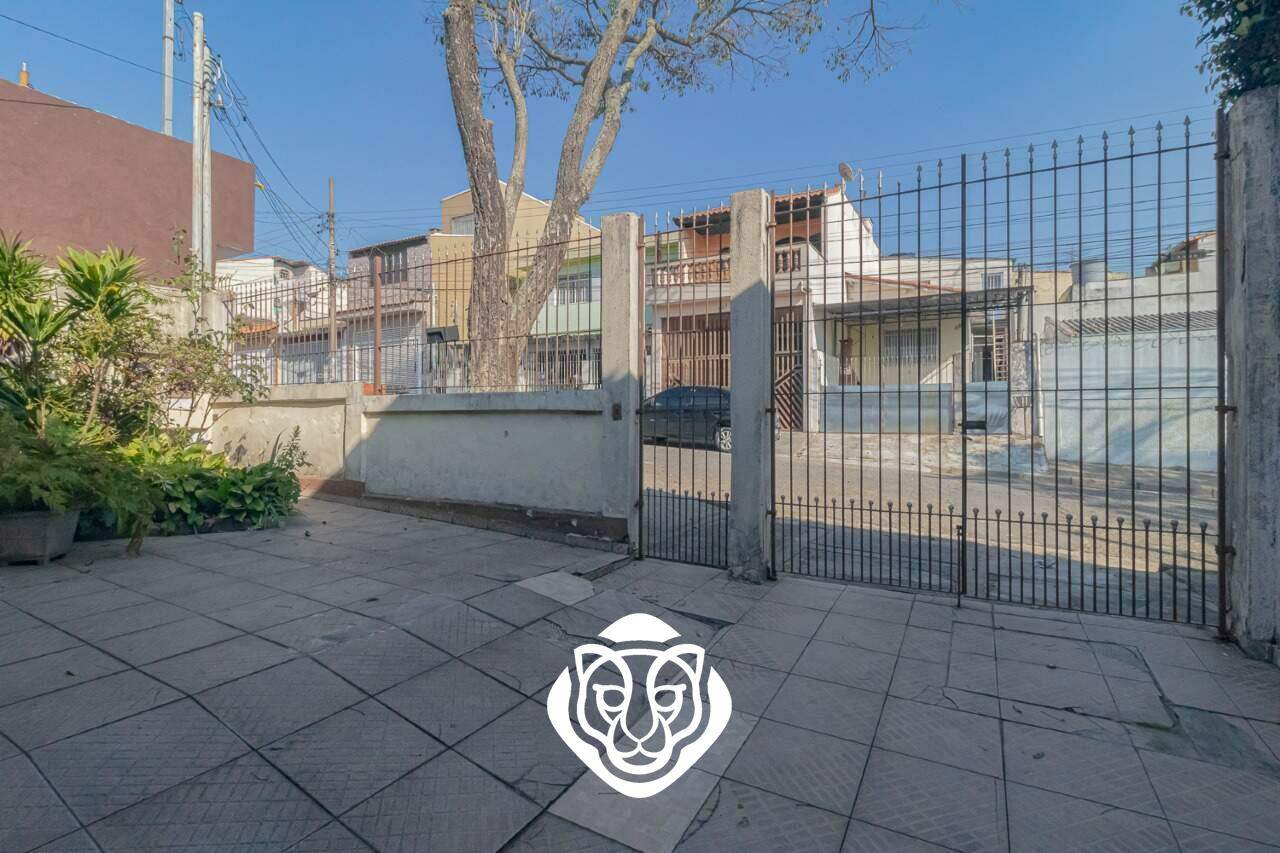 Quintal frente / Garagem