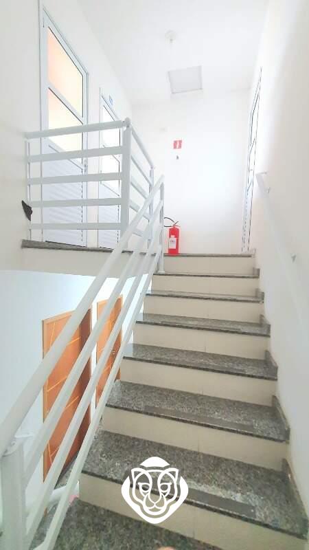 Escada de acesso a Cobertura