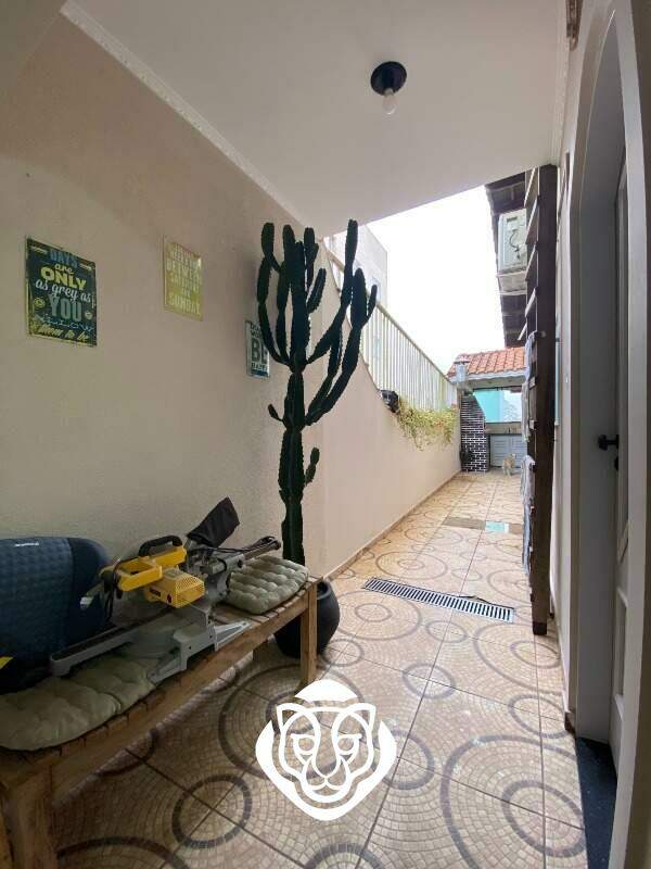 Corredor lateral casa I