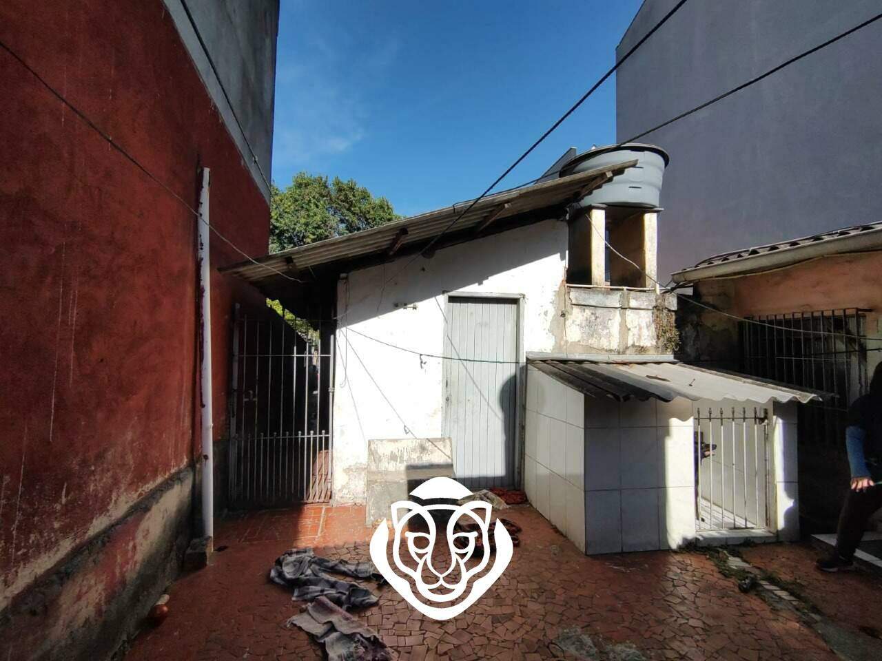 Fundos do terreno