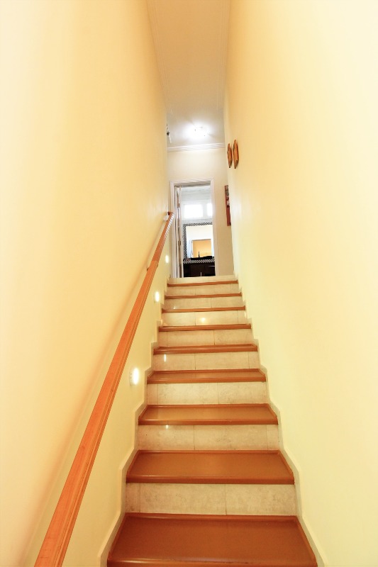Escadas acesso dormitórios 