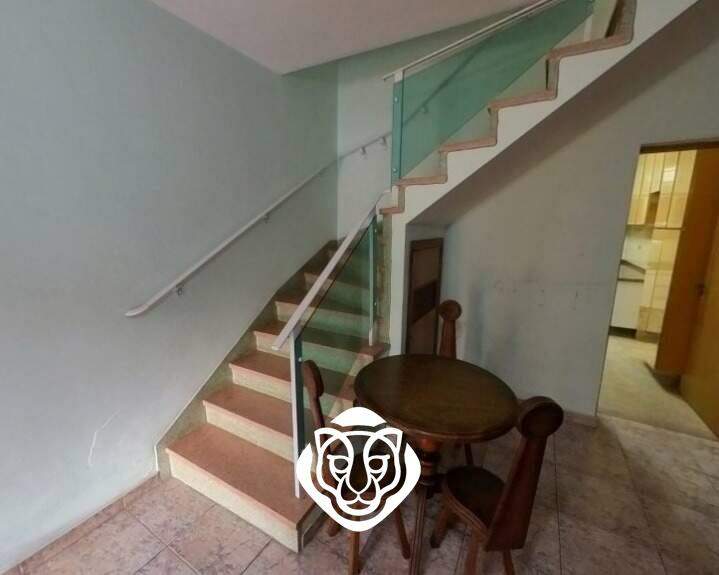 escadas acesso dormitórios