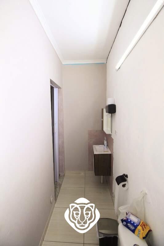 Edícula com banheiro