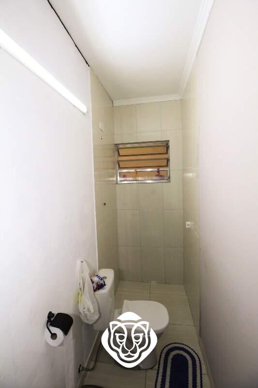 Edícula com banheiro