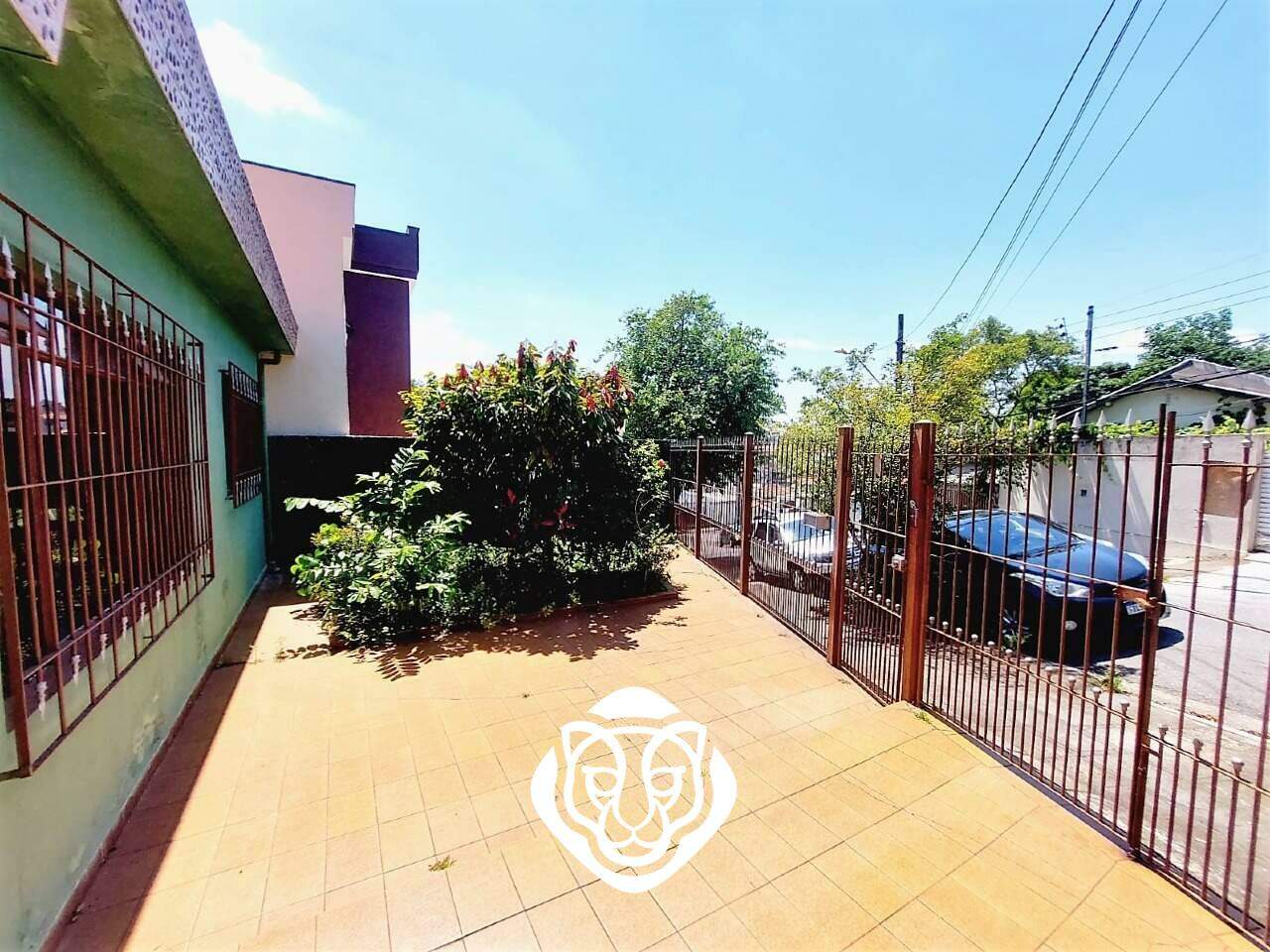 Vagas e jardim 