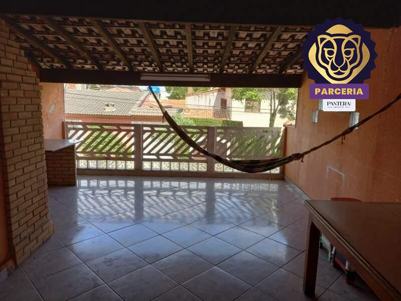 Varanda com churrasqueira