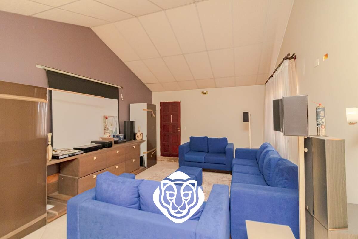 Sótão/Sala de cinema