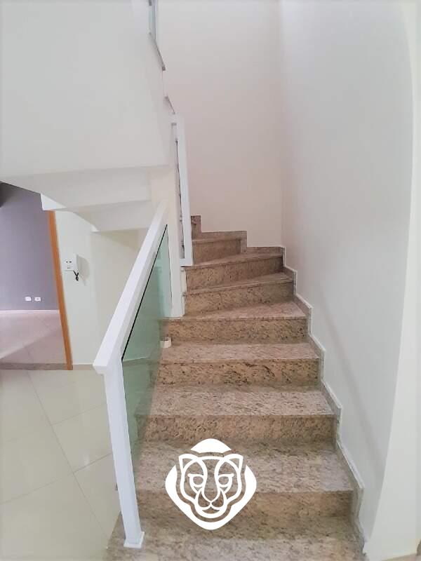 escada acesso dormitórios 