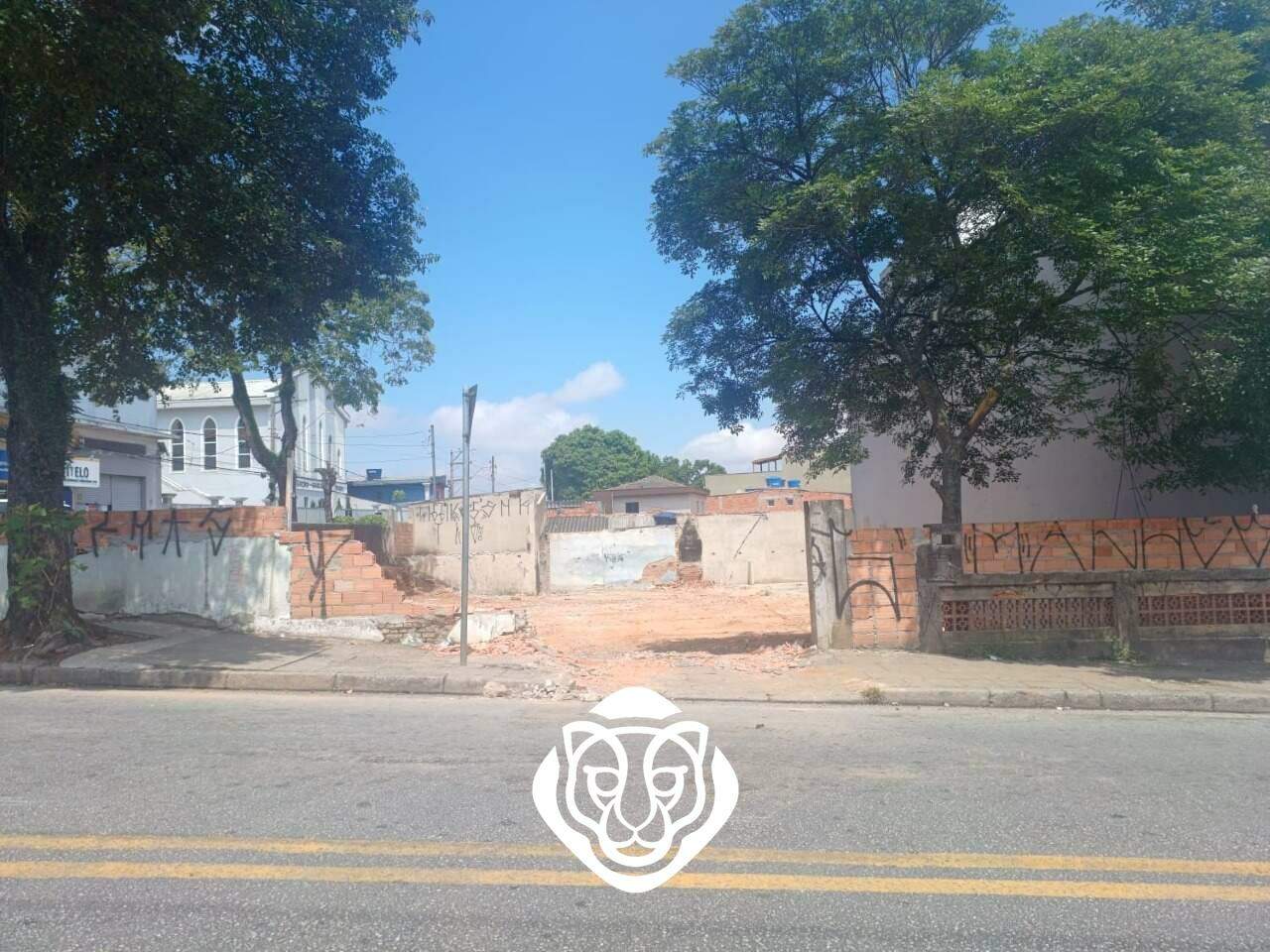 Terreno/Fachada 