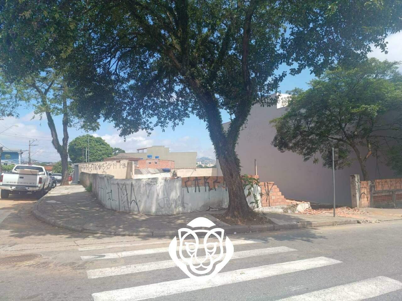 Terreno/Fachada 