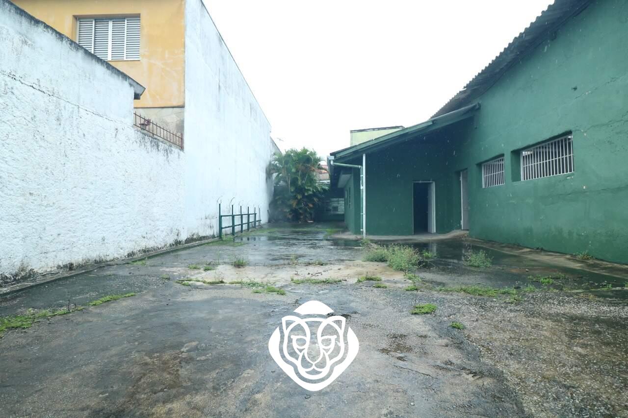 Área externa do galpão