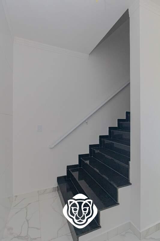 Cozinha / Escada de acesso