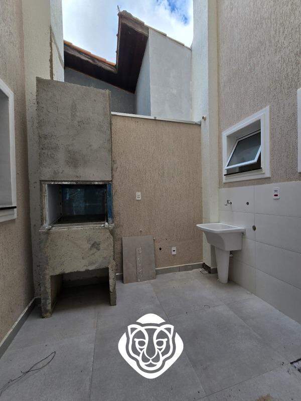 Quintal com churrasqueira