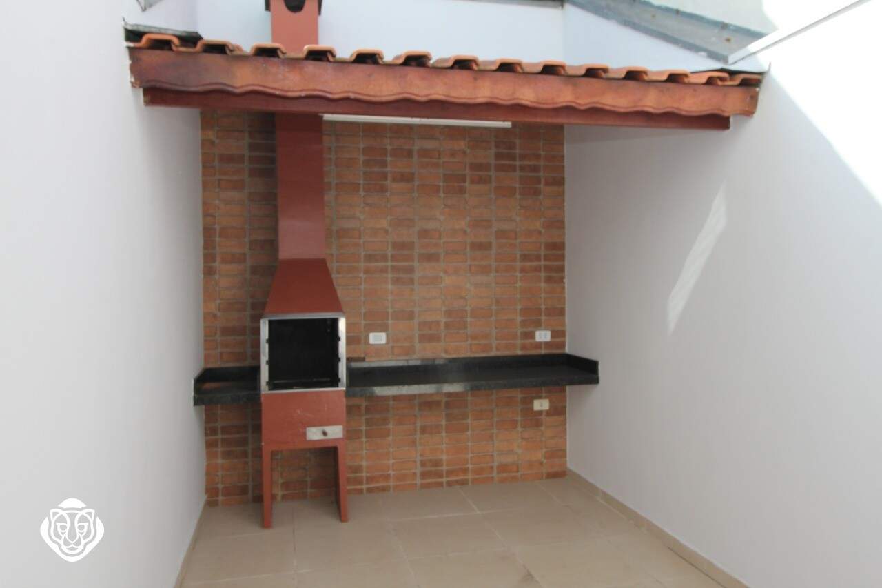 Quintal com churrasqueira 