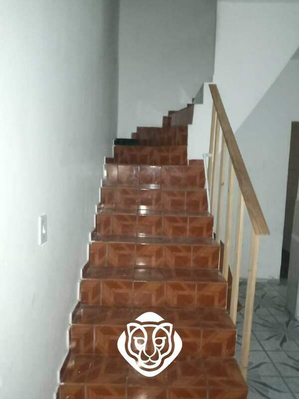 Escada acesso aos dormitórios casa I