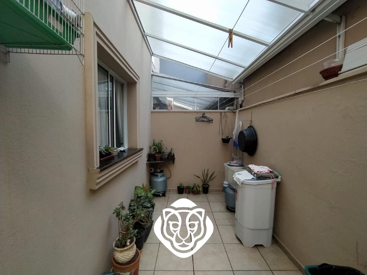 Quintal com teto retrátil